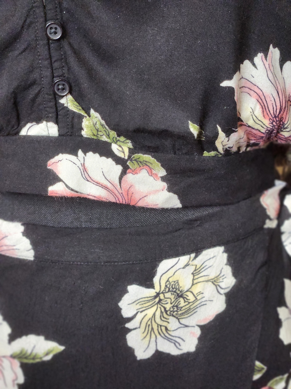 Band of Gypsies Hibiscus Black Floral 2 Piece Faux Wrap Skirt (L) w/crop Top (M) - Picture 6 of 11